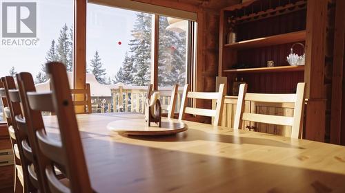 4829 Pine Ridge Way, Logan Lake, BC - Indoor Photo Showing Dining Room
