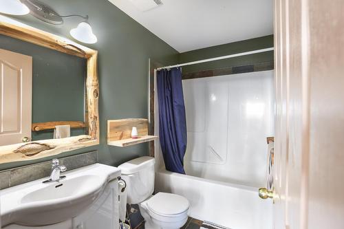 4315 Lakeview Drive, Cranbrook, BC - Indoor Photo Showing Bathroom