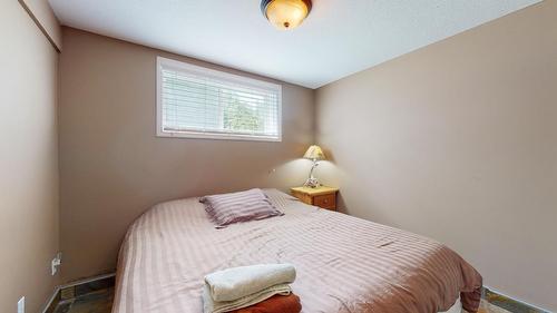 4315 Lakeview Drive, Cranbrook, BC - Indoor Photo Showing Bedroom