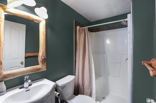 4315 Lakeview Drive, Cranbrook, BC - Indoor Photo Showing Bathroom