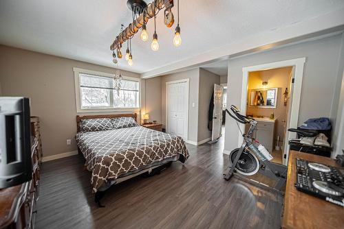 709 King Street, Cranbrook, BC - Indoor Photo Showing Bedroom