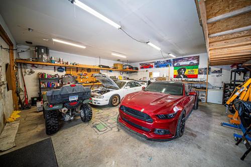 709 King Street, Cranbrook, BC - Indoor Photo Showing Garage
