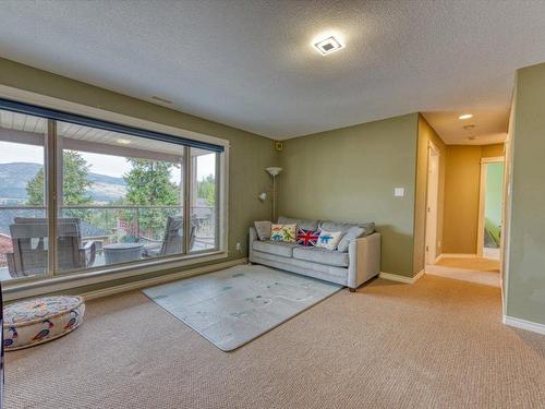 26-40 Kestrel Place, Vernon, BC - Indoor Photo Showing Other Room