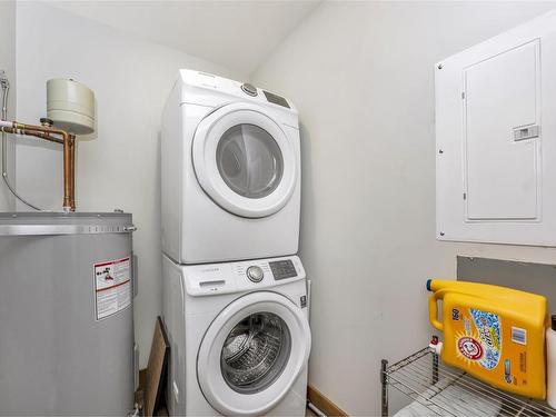 250-6596 Baird Rd, Port Renfrew, BC - Indoor Photo Showing Laundry Room