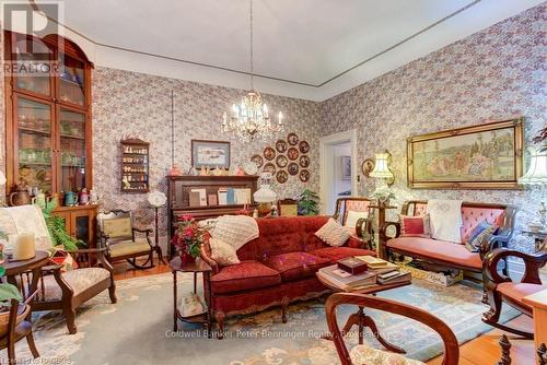 538 Queen Street N, Arran-Elderslie (Arran Elderslie), ON - Indoor Photo Showing Living Room