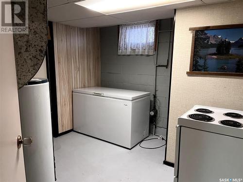 42 Shannon Street, Lanigan, SK - Indoor Photo Showing Laundry Room