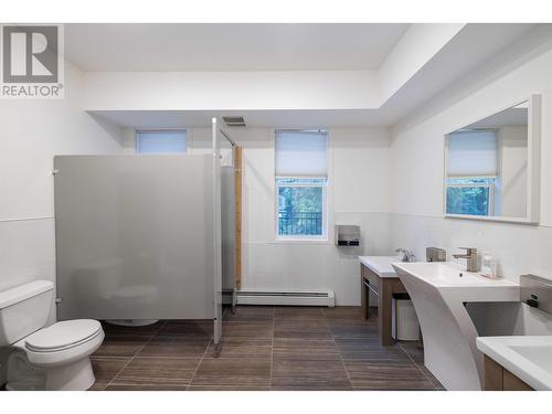 4355 Granville Street, Vancouver, BC - Indoor Photo Showing Bathroom