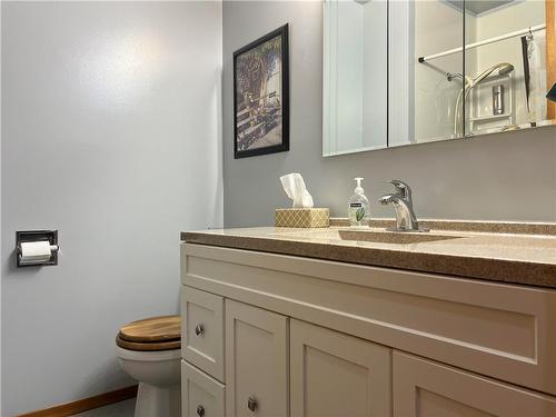 6 West Street W, Portage La Prairie Rm, MB - Indoor Photo Showing Bathroom