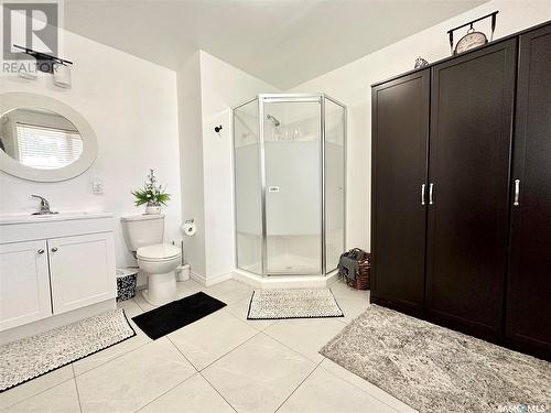 22 23Rd Street, Battleford, SK - Indoor Photo Showing Bathroom