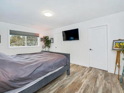 6423 Hopkins Crt, Sooke, BC - Indoor Photo Showing Bedroom