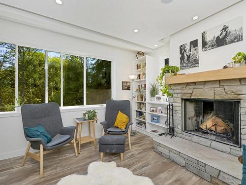 6423 Hopkins Crt, Sooke, BC - Indoor Photo Showing Living Room With Fireplace