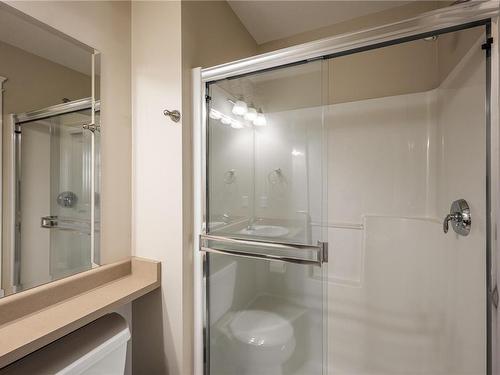 303-2115 Meredith Rd, Nanaimo, BC - Indoor Photo Showing Bathroom