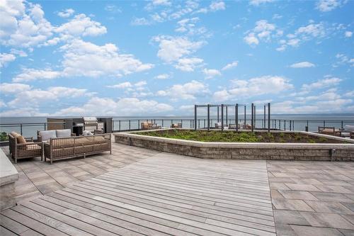 2060 Lakeshore Road|Unit #611, Burlington, ON - Outdoor With View