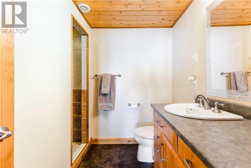702 Pinecone Road, Skead, ON - Indoor Photo Showing Bathroom