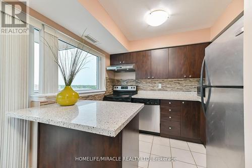 709 - 215 Queen Street E, Brampton, ON - Indoor Photo Showing Kitchen With Upgraded Kitchen