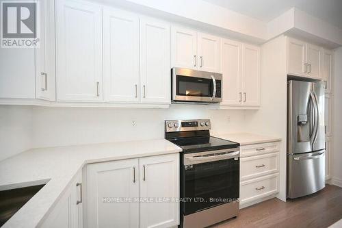 1200 Wheat Boom Dr N, Oakville, ON - Indoor Photo Showing Kitchen