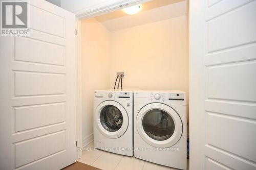 1200 Wheat Boom Dr N, Oakville, ON - Indoor Photo Showing Laundry Room