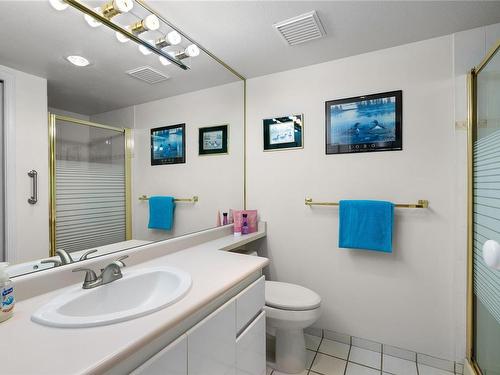406-158 Promenade Dr, Nanaimo, BC - Indoor Photo Showing Bathroom