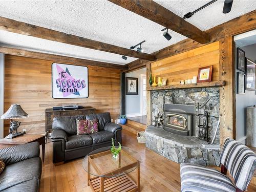 1546 Marina Way, Nanoose Bay, BC - Indoor Photo Showing Living Room With Fireplace