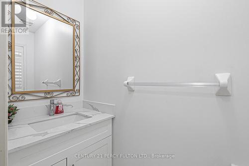 208 Penndutch Circ, Whitchurch-Stouffville, ON - Indoor Photo Showing Bathroom