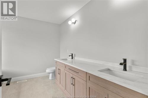 263 Joan Flood, Essex, ON - Indoor Photo Showing Bathroom