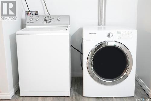 394 2Nd Street W, Shaunavon, SK - Indoor Photo Showing Laundry Room