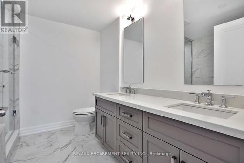 #611 -2060 Lakeshore Rd, Burlington, ON - Indoor Photo Showing Bathroom