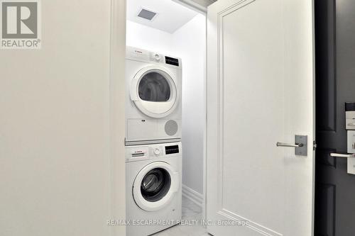 #611 -2060 Lakeshore Rd, Burlington, ON - Indoor Photo Showing Laundry Room