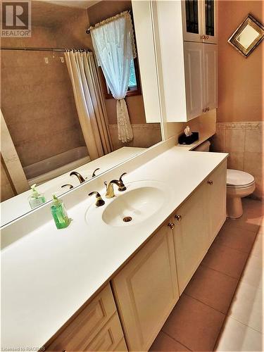 193173 30 Sideroad, West Grey, ON - Indoor Photo Showing Bathroom