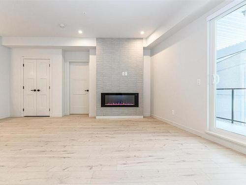 504-958 Pharoah Mews, Langford, BC - Indoor With Fireplace
