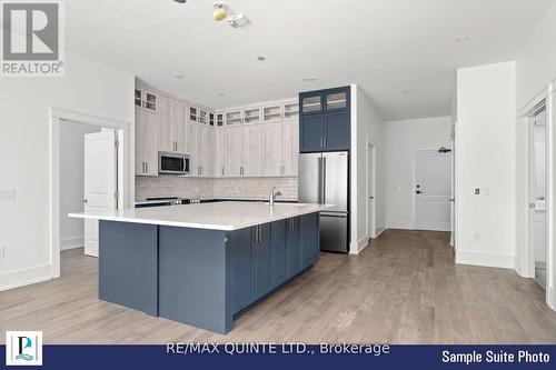 307 - 17 Cleave Avenue, Prince Edward County, ON - Indoor Photo Showing Kitchen