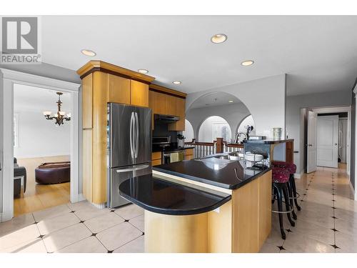 3380 Neid Road, Kelowna, BC - Indoor Photo Showing Kitchen With Double Sink