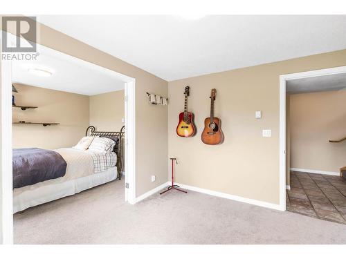 3380 Neid Road, Kelowna, BC - Indoor Photo Showing Bedroom
