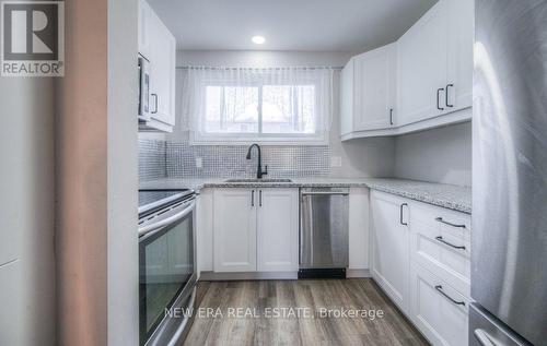 15 - 149 St Catharine Street, West Lincoln, ON - Indoor Photo Showing Kitchen With Upgraded Kitchen