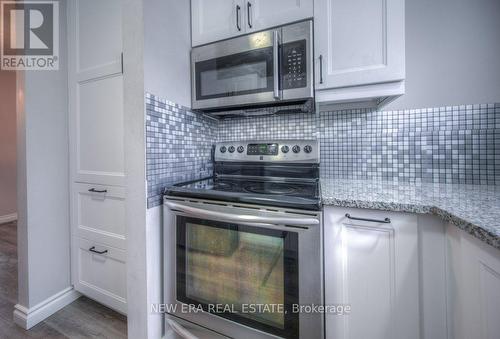 15 - 149 St Catharine Street, West Lincoln, ON - Indoor Photo Showing Kitchen With Upgraded Kitchen