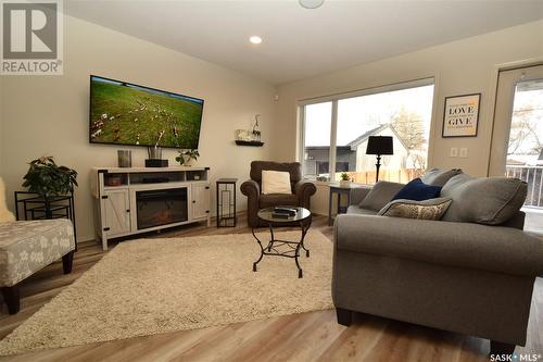 1318 Empress Avenue, Saskatoon, SK - Indoor Photo Showing Living Room