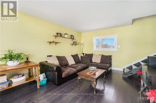 71 Temperance Lake Road, Athens, ON - Indoor Photo Showing Living Room