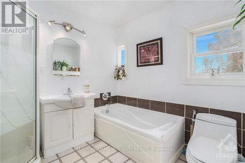 71 Temperance Lake Road, Athens, ON - Indoor Photo Showing Bathroom