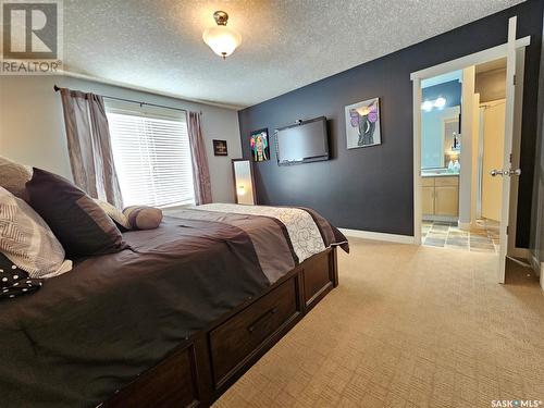 32 701 Mcintosh Street E, Swift Current, SK - Indoor Photo Showing Bedroom