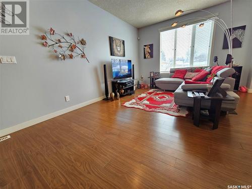 32 701 Mcintosh Street E, Swift Current, SK - Indoor Photo Showing Living Room