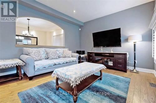 15 Brooksmill Lane, Markham, ON - Indoor Photo Showing Living Room