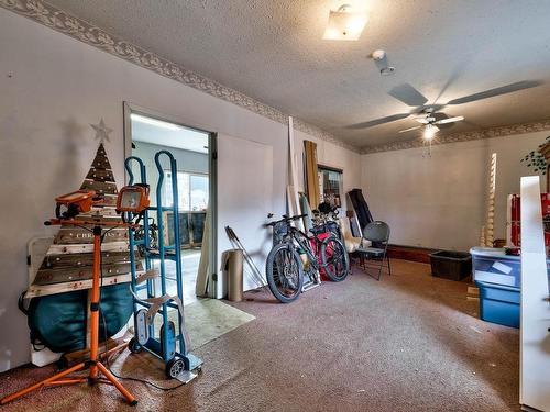 733 Durango Drive, Kamloops, BC - Indoor Photo Showing Other Room