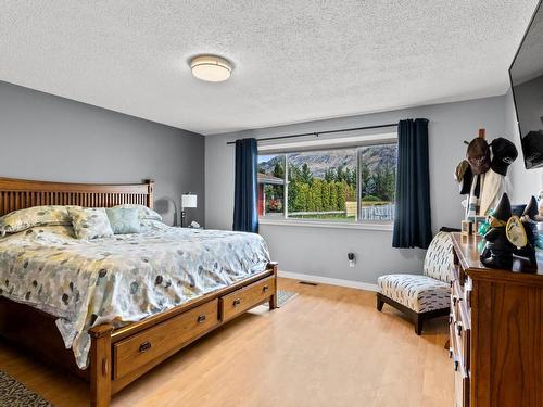 733 Durango Drive, Kamloops, BC - Indoor Photo Showing Bedroom