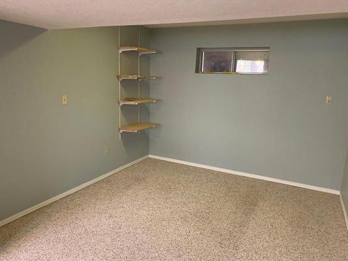 2402 Clapperton Ave, Merritt, BC - Indoor Photo Showing Other Room