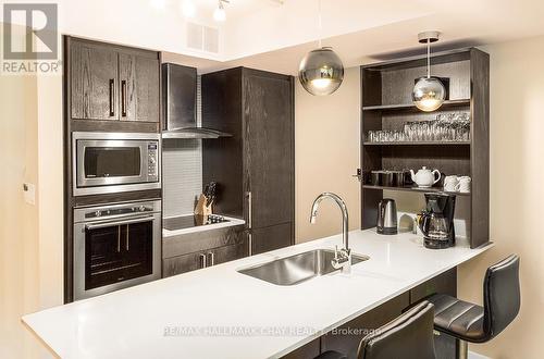 #3117-19 -9 Harbour St E, Collingwood, ON - Indoor Photo Showing Kitchen