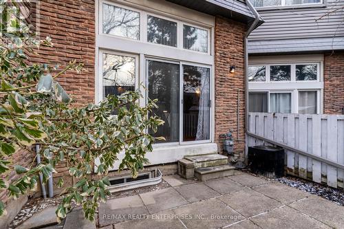 #136 -2315 Bromsgrove Rd, Mississauga, ON - Outdoor