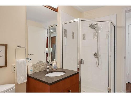 317-1335 Bear Mountain Pkwy, Langford, BC - Indoor Photo Showing Bathroom
