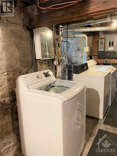 166 Stewart Street, Ottawa, ON - Indoor Photo Showing Laundry Room