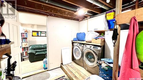 314 Saskatchewan Avenue, Loreburn, SK - Indoor Photo Showing Laundry Room
