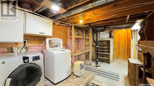 314 Saskatchewan Avenue, Loreburn, SK - Indoor Photo Showing Laundry Room